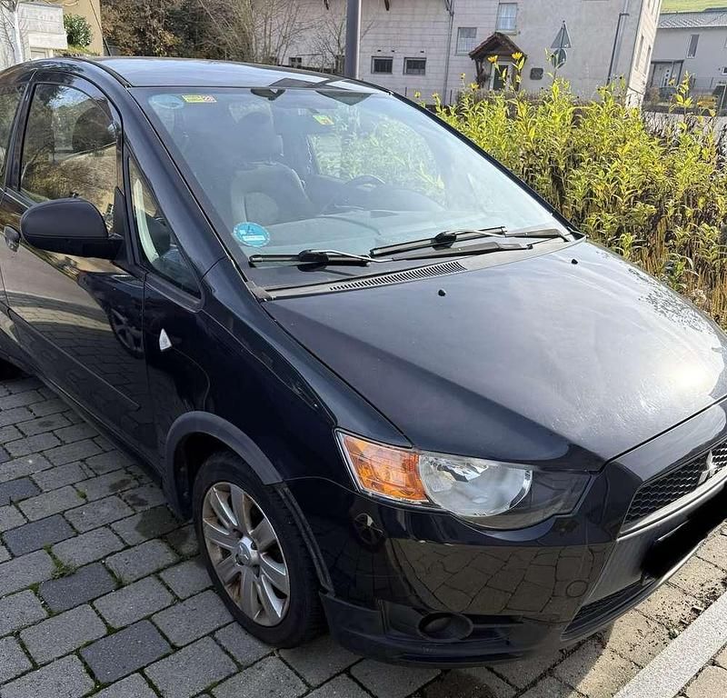 Schwarz Gebraucht 2011 Mitsubishi Colt Edition Limousine | 2.600 € (Guter Preis) - Bild 1/4