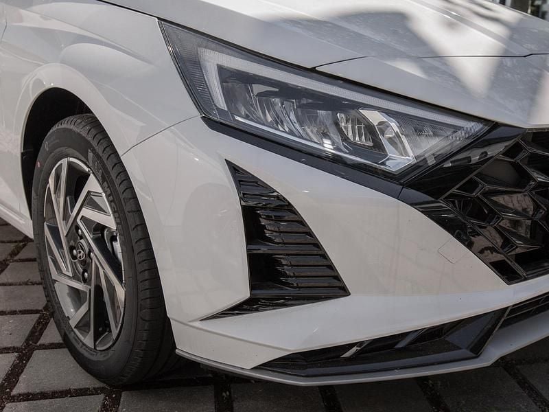 Gebraucht Hyundai i20 Trend 101 PS (74 kW) 2025 Atlas white Kleinwagen