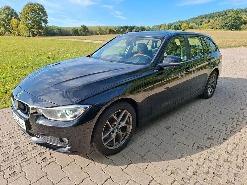 Schwarz Gebraucht 2013 BMW 316 Kombi | 9.200 € (Fairer Preis) - Bild 1/4