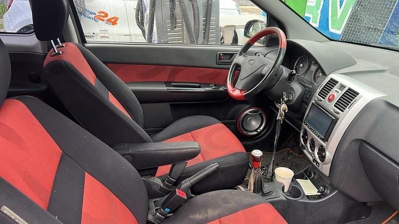 Second-hand Hyundai Getz 105 CP (77 kW) 2007 Negru Hatchback