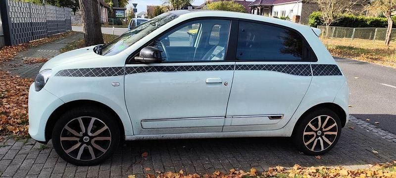 Grün Gebraucht 2018 Renault Twingo SE Kleinwagen | 7.000 € (Superpreis) - Bild 1/4