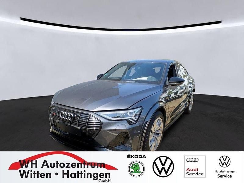 Daytonagrau perleffekt Gebraucht 2022 Audi e-tron Sportback Ambiente SUV | 42.894 € (Superpreis) - Bild 1/3