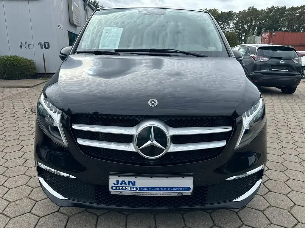 Gebraucht Mercedes V300 Avantgarde Edition 237 PS (174 kW) 2023 Schwarz Van / Kleinbus