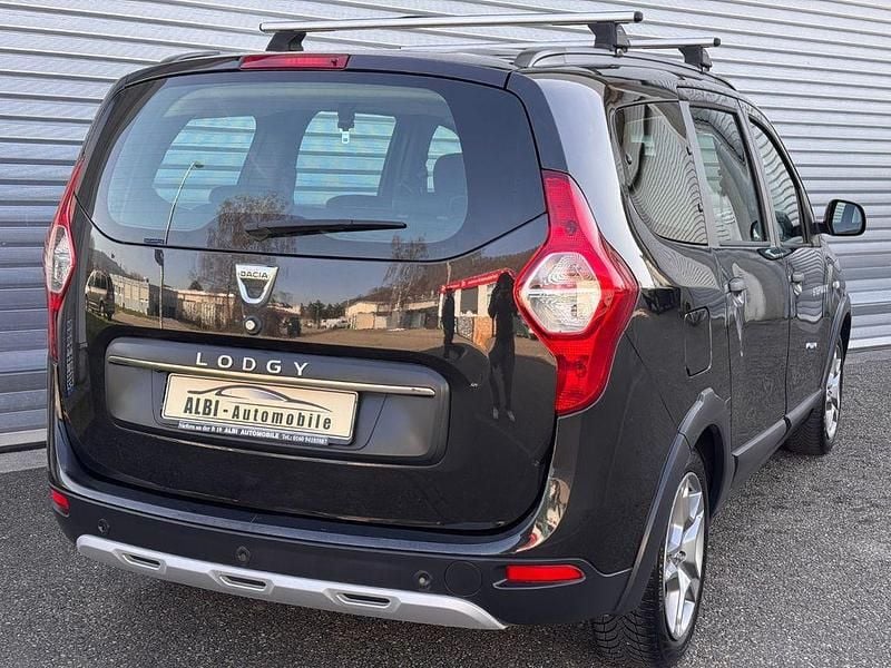 Gebraucht Dacia Lodgy Stepway 131 PS (96 kW) 2022 Schwarz Van / Kleinbus
