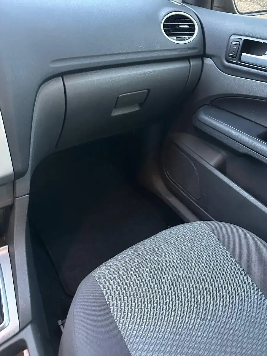 Gebraucht Ford Focus 90 PS (66 kW) 2006 Grau Coupé