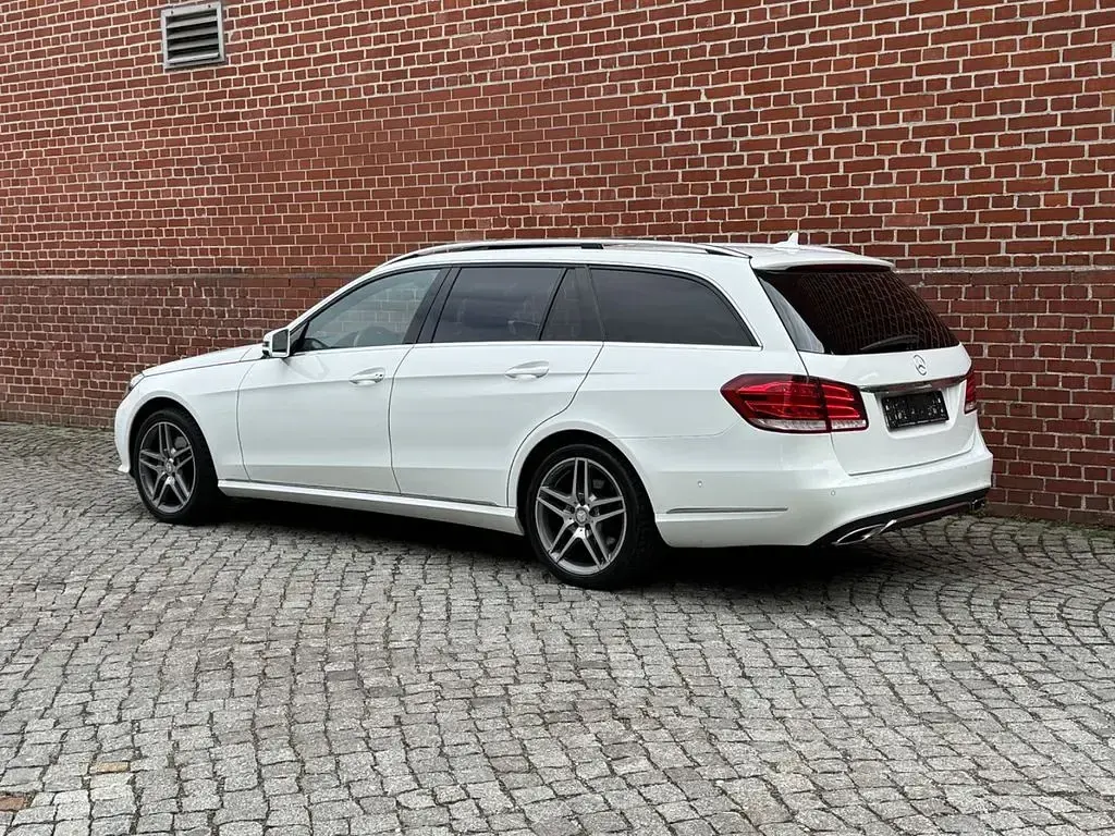 Second-hand Mercedes E250 Avantgarde 211 CP (155 kW) 2015 Alb Berlinǎ