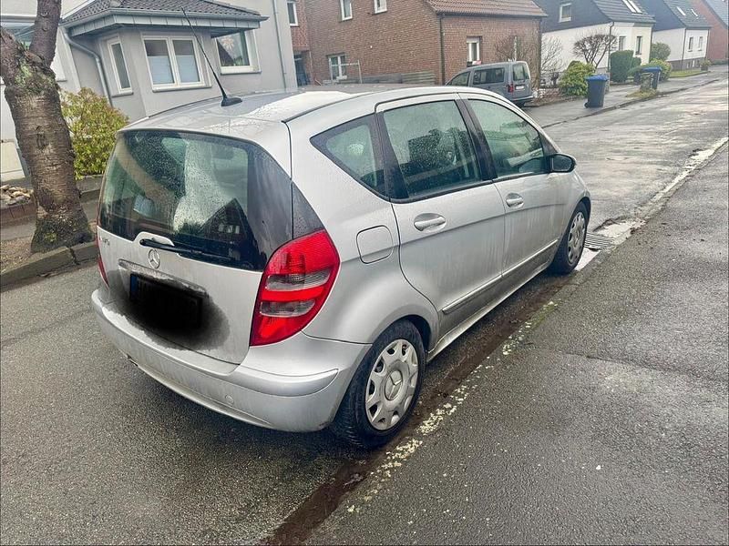 Gebraucht Mercedes A170 Elegance 116 PS (85 kW) 2005 Silber Van / Kleinbus