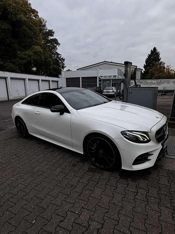 Gebraucht Mercedes E200 184 PS (135 kW) 2018 Weiß Coupé