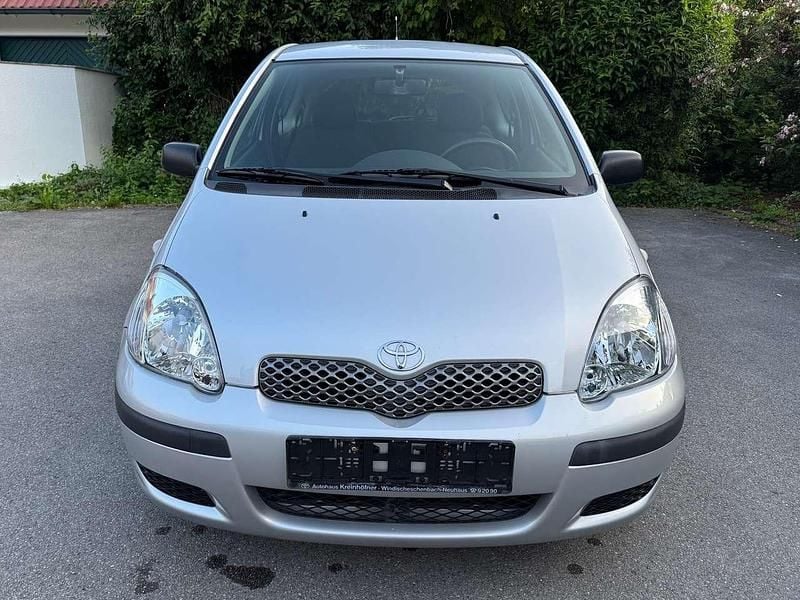 Gebraucht 2003 Toyota Yaris Kleinwagen | 2.390 € (Fairer Preis) - Bild 1/4