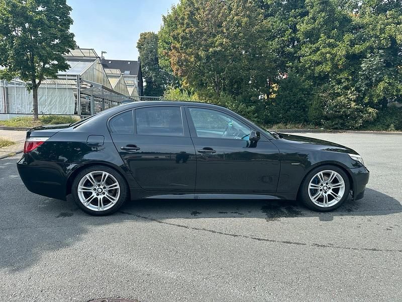 Schwarz Gebraucht 2007 BMW 530 Limousine | 5.000 € (Superpreis) - Bild 1/4