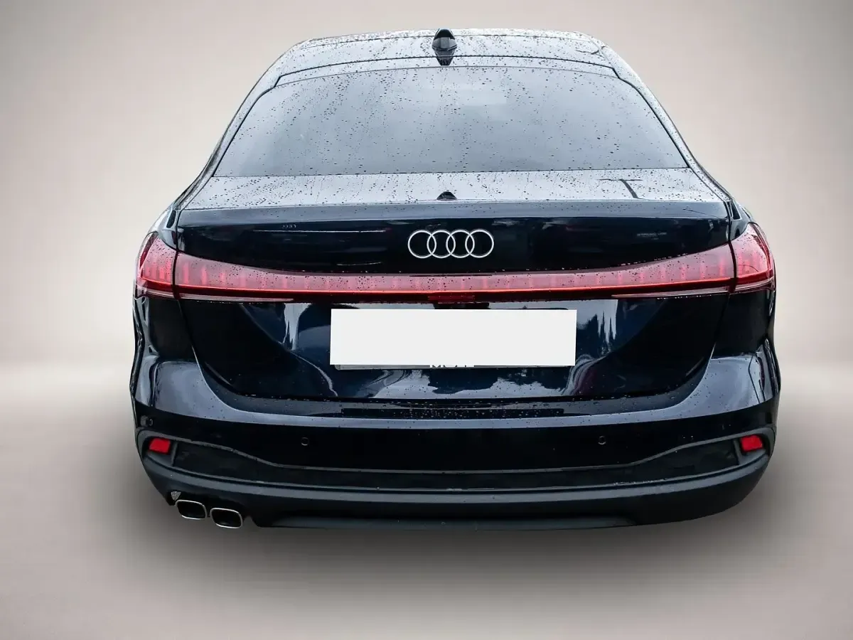 Gebraucht Audi A5 Basis 204 PS (150 kW) 2025 Blau Limousine