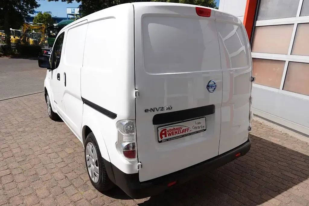 Gebraucht Nissan e-NV200 80 kW (109 PS) 2020 Weiß Van / Kleinbus