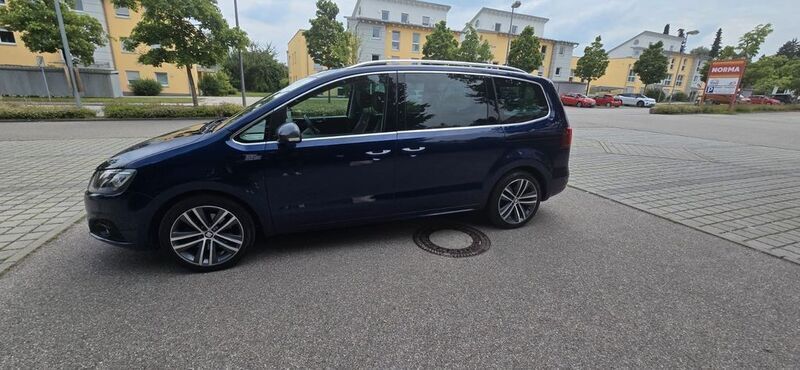 Blau Gebraucht 2017 Seat Alhambra FR-Line Van / Kleinbus | 23.189 € (Teuer) - Bild 1/4