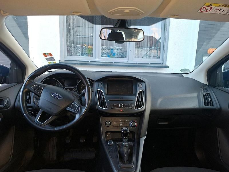 Gebraucht Ford Focus 95 PS (69 kW) 2016 Blau Kombi