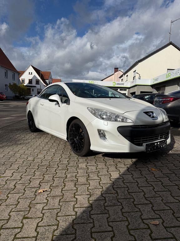 Weiß Gebraucht 2010 Peugeot 308 CC Platinum Cabrio | 6.550 € (Etwas zu teuer) - Bild 1/4