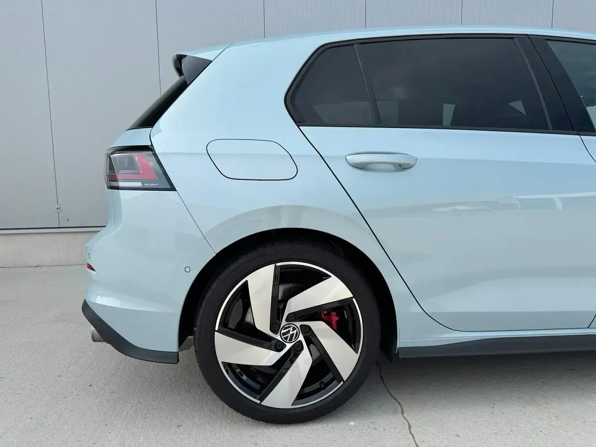 Gebraucht VW Golf VIII Style 265 PS (194 kW) 2025 Blau Limousine