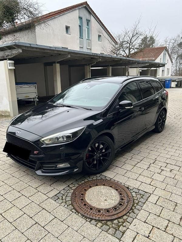 Schwarz Gebraucht 2018 Ford Focus ST Kombi | 11.000 € (Guter Preis) - Bild 1/4