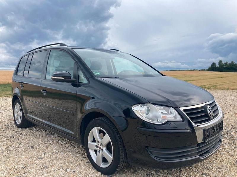 Schwarz Gebraucht 2010 VW Touran Trendline Van / Kleinbus | 5.850 € (Guter Preis) - Bild 1/4