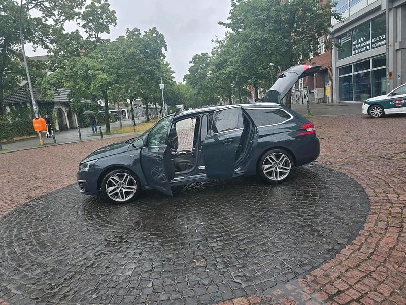 Gebraucht Peugeot 308 SW GT-line 140 PS (102 kW) 2019 Blau Kombi