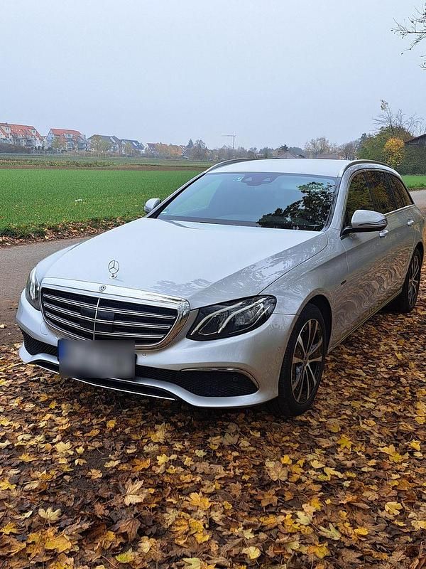 Silber Gebraucht 2019 Mercedes E300 Kombi | 22.999 € (Fairer Preis) - Bild 1/4