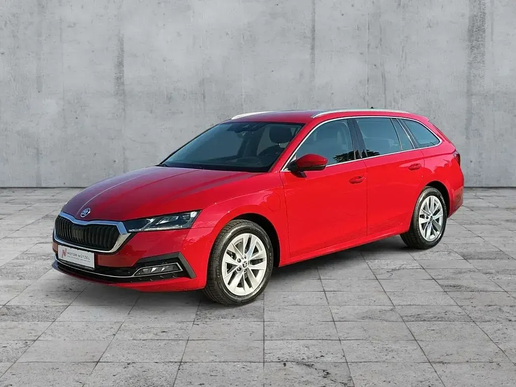 Gebraucht Skoda Octavia Style 204 PS (150 kW) 2022 Velvetrot metallic Kombi