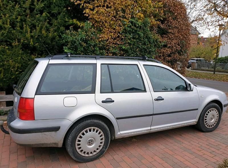 Silber Gebraucht 2000 VW Golf IV Kombi | 300 € (Superpreis) - Bild 1/1