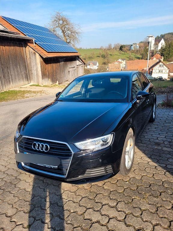 Second-hand Audi A3 Design 116 CP (85 kW) 2019 Negru Berlinǎ