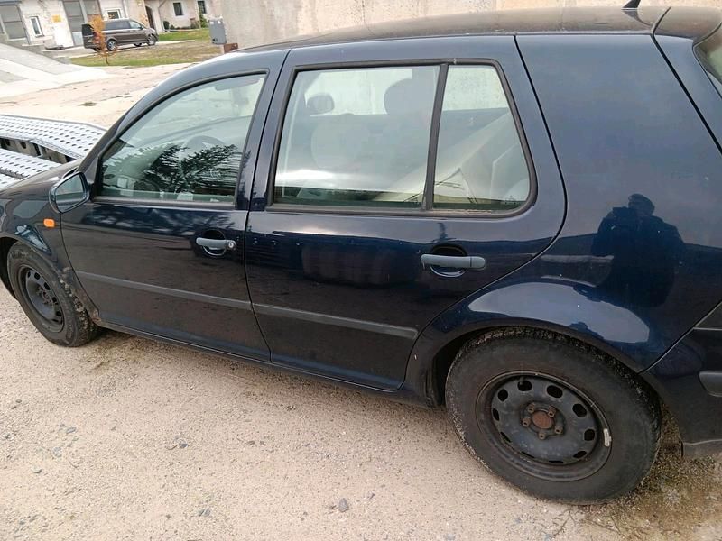 Gebraucht VW Golf IV 75 PS (55 kW) 1998 Blau Kleinwagen