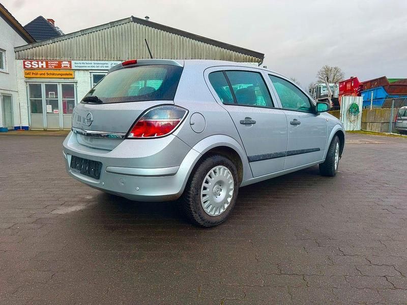 Gebraucht Opel Astra 90 PS (66 kW) 2009 Silber Limousine