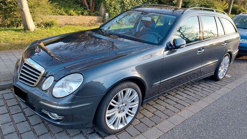 Grau Gebraucht 2008 Mercedes E230 Avantgarde Kombi | 7.800 € - Bild 1/4