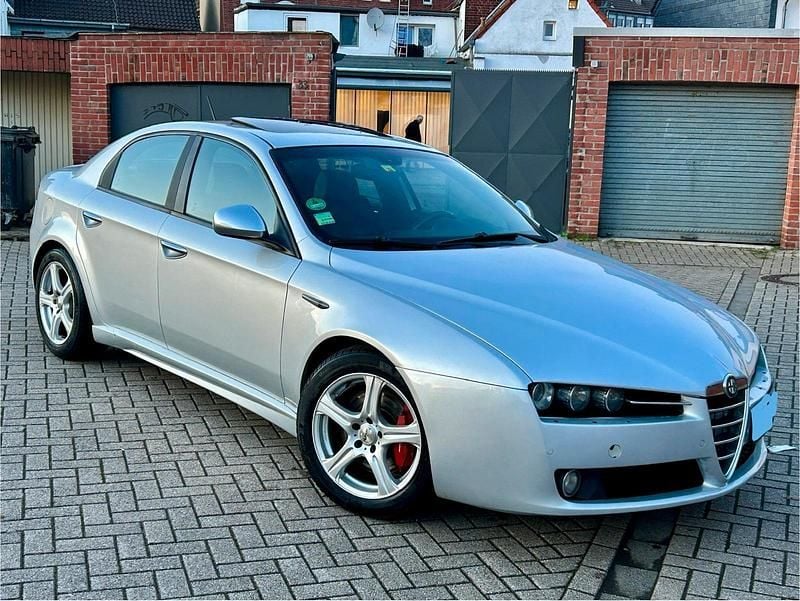 Silber Gebraucht 2009 Alfa Romeo 159 Ti Limousine | 7.290 € (Fairer Preis) - Bild 1/4