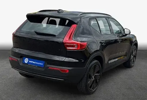 Gebraucht Volvo XC40 Plus 163 PS (119 kW) 2025 Onyx schwarzmetallic SUV