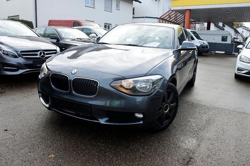 Mineralgrau metallic Gebraucht 2014 BMW 118 Sport Line Kleinwagen | 7.999 € (Guter Preis) - Bild 1/4