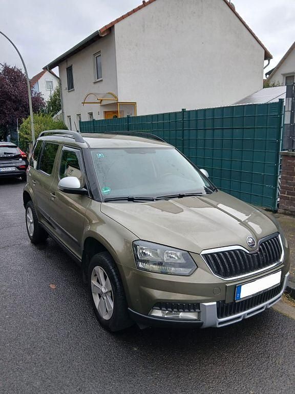 Grün Gebraucht 2014 Skoda Yeti SUV | 9.000 € (Teuer) - Bild 1/4