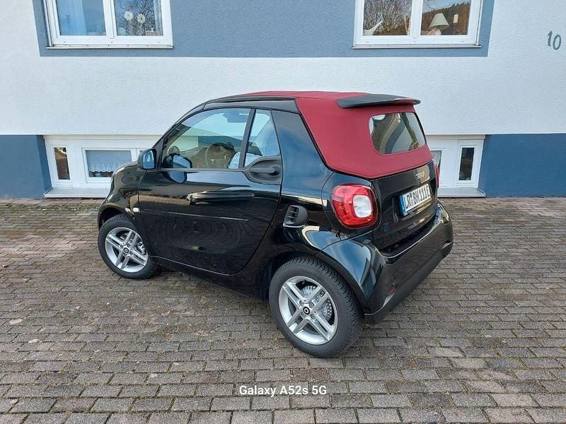Schwarz Gebraucht 2023 Smart ForTwo Electric Drive Cabrio | 16.900 € (Etwas zu teuer) - Bild 1/4