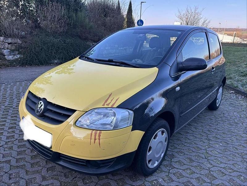 Grau Gebraucht 2008 VW Fox Style Kleinwagen | 2.000 € (Fairer Preis) - Bild 1/4