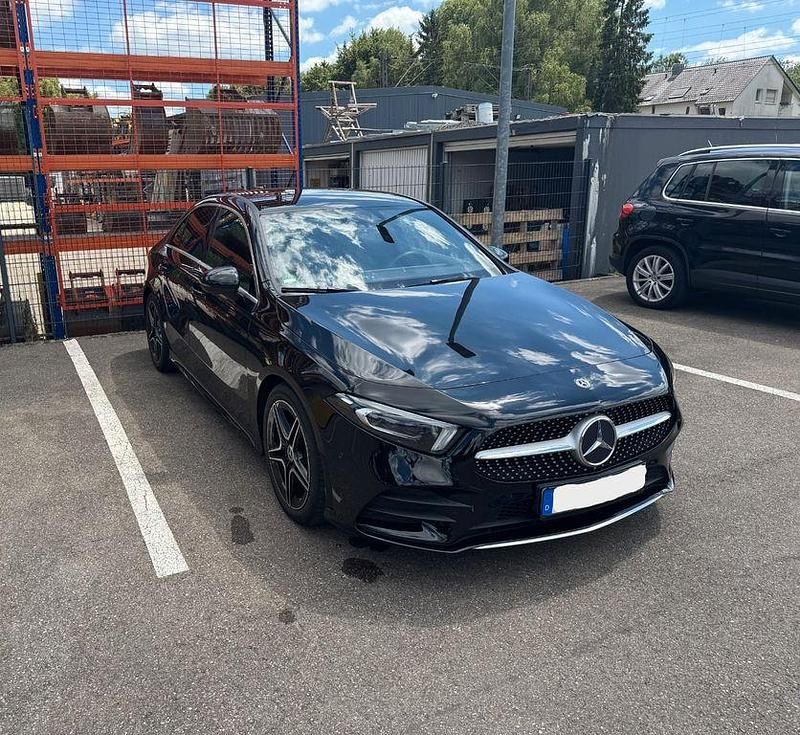 Schwarz Gebraucht 2020 Mercedes A220 AMG line Limousine | 23.500 € (Superpreis) - Bild 1/4