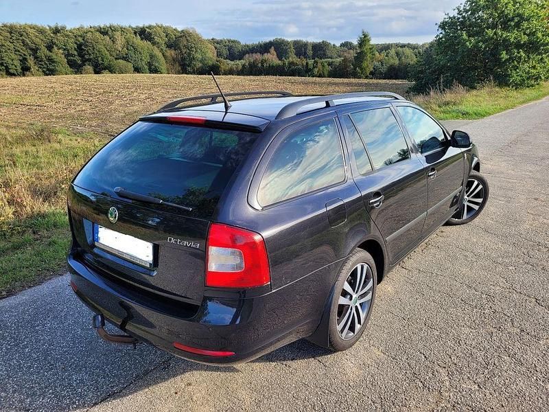 Gebraucht Skoda Octavia 122 PS (89 kW) 2012 Schwarz Kombi