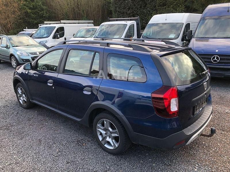 Gebraucht Dacia Logan MCV Stepway 90 PS (66 kW) 2018 Blau Limousine