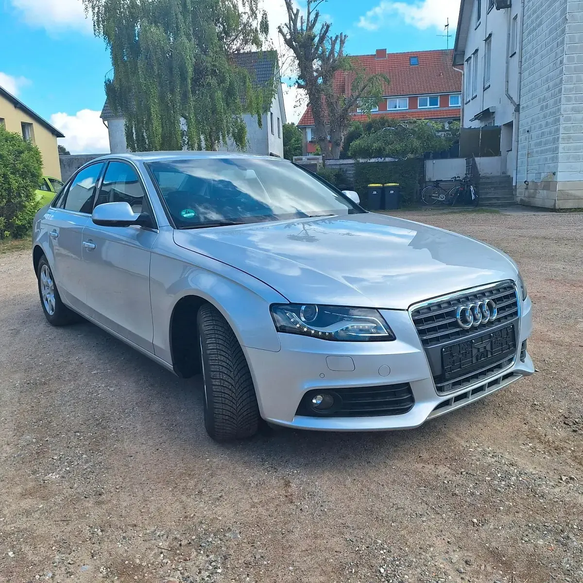 Gebraucht Audi A4 Attraction 120 PS (88 kW) 2011 Silber Limousine