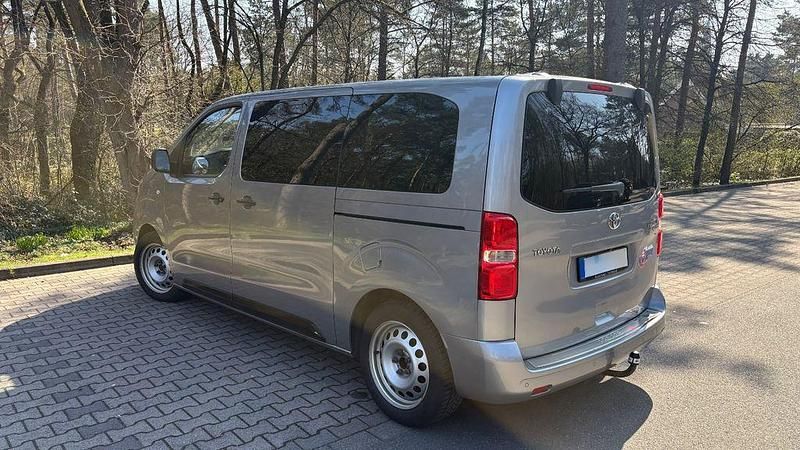 Gebraucht Toyota Proace Team 177 PS (130 kW) 2023 Grau Van / Kleinbus