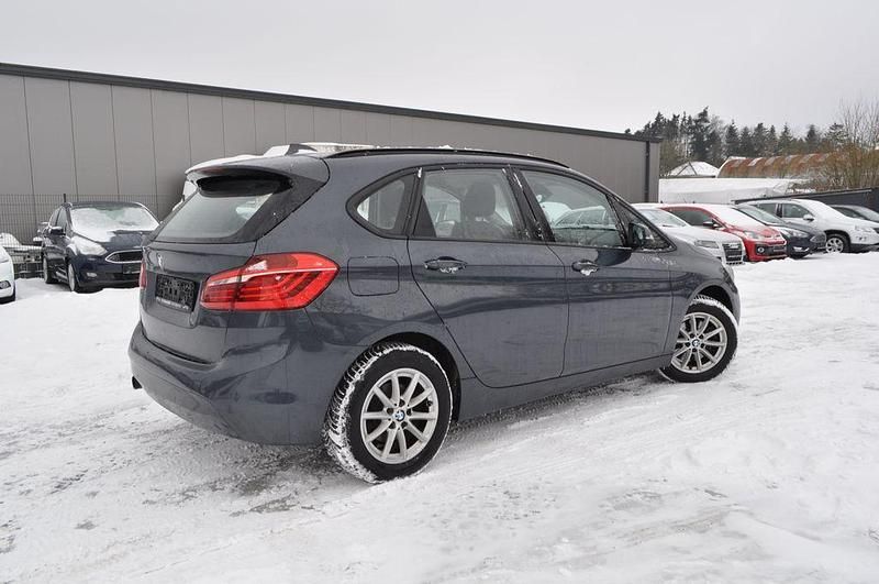 Gebraucht BMW 218 Basis 136 PS (100 kW) 2015 Grau Kombi