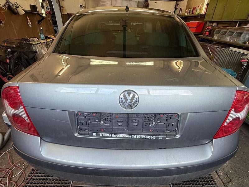 Gebraucht VW Passat 102 PS (75 kW) 2002 Grau Limousine
