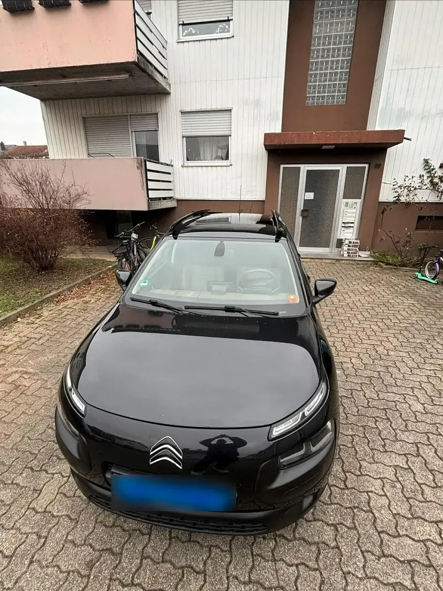 Used Citroën C4 99 HP (72 kW) 2017 Black SUV