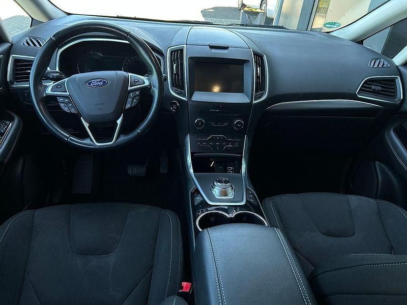 Gebraucht Ford S-MAX Titanium 150 PS (110 kW) 2019 Frostweiß Van / Kleinbus