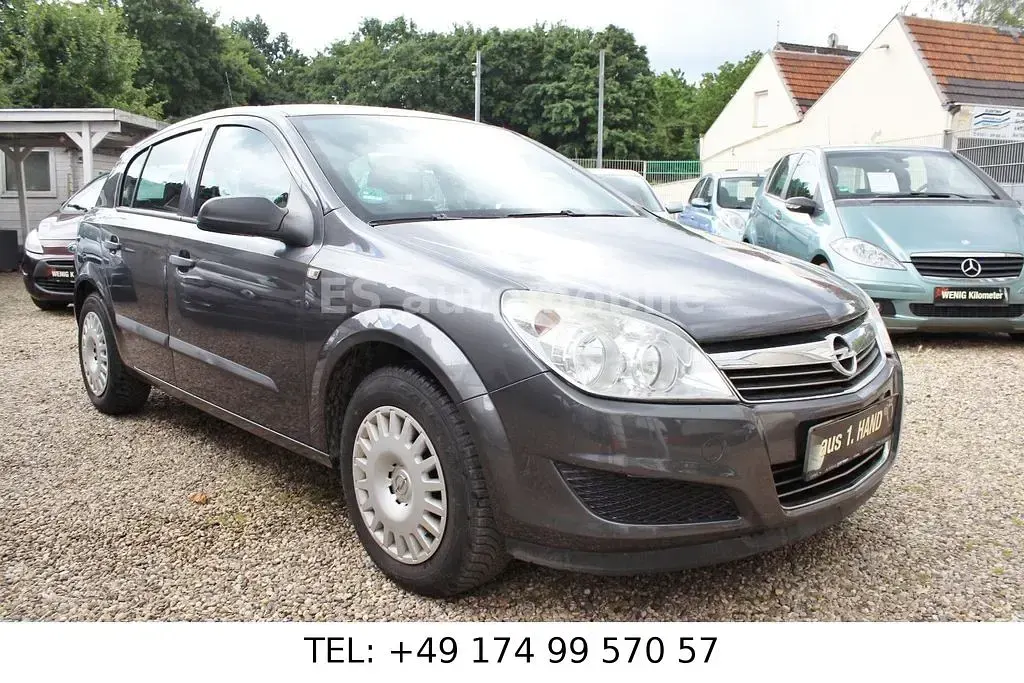 Gebraucht Opel Astra Selection 116 PS (85 kW) 2009 Karbongrau/technical grey Limousine