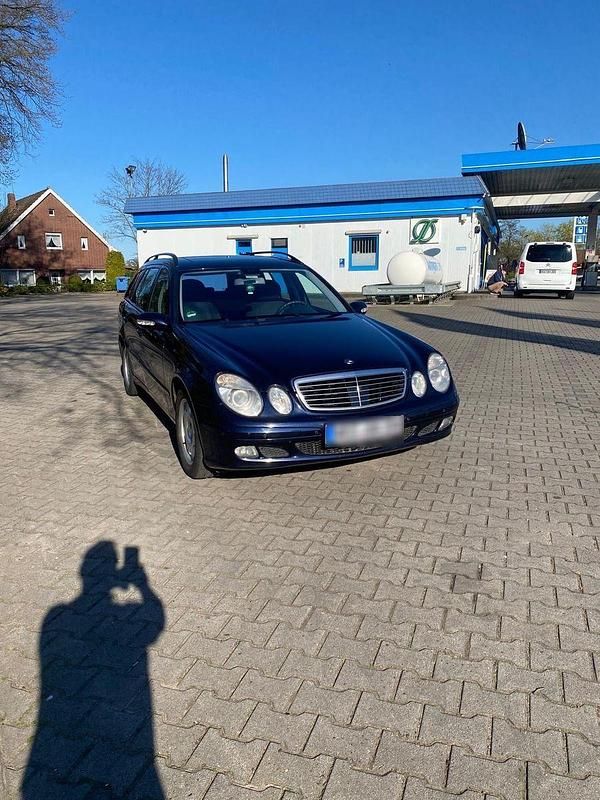 Gebraucht Mercedes E280 Elegance 190 PS (139 kW) 2006 Blau Kombi