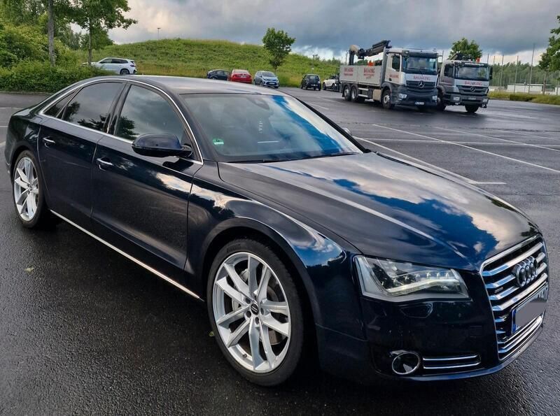 Blau Gebraucht 2012 Audi A8 Limousine | 16.400 € (Superpreis) - Bild 1/4