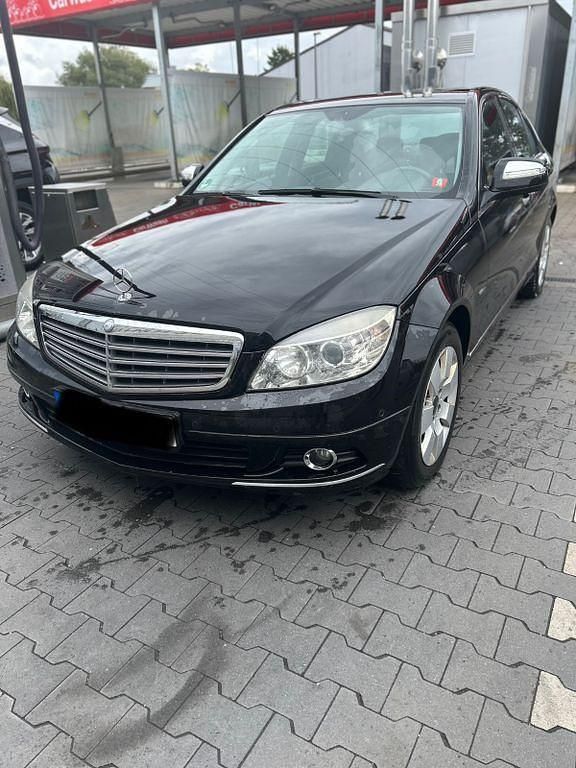 Schwarz Gebraucht 2009 Mercedes C220 Limousine | 4.900 € (Fairer Preis) - Bild 1/4