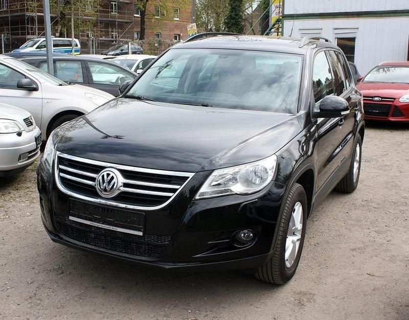 Second-hand VW Tiguan Freestyle 122 CP (89 kW) 2011 Negru SUV